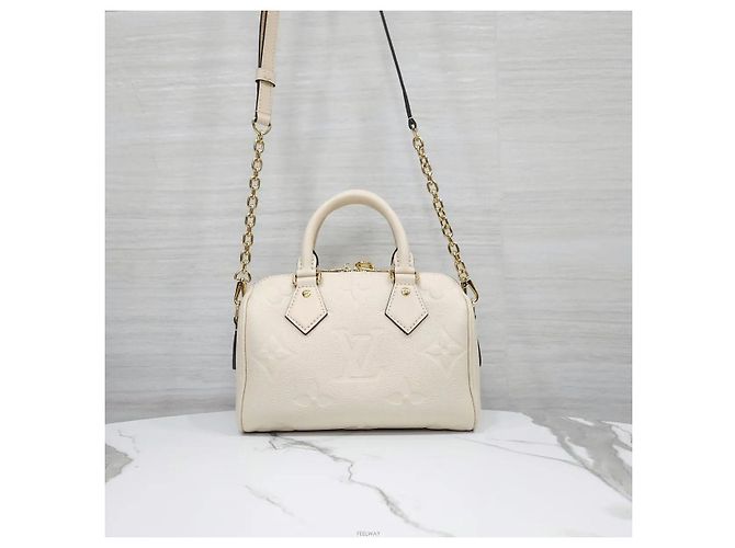 Louis Vuitton Speedy Bandoulière Monogram Empreinte Cream Bianco - vista 3
