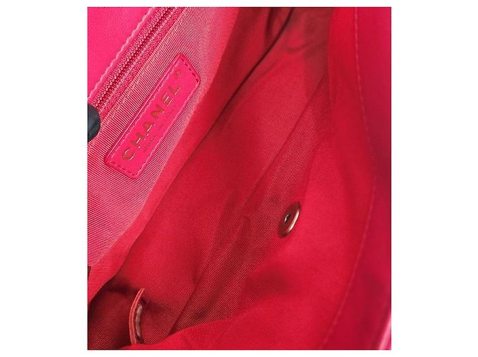 Chanel Borsa a tracolla matelassé rossa con patta Rosso - vista 12