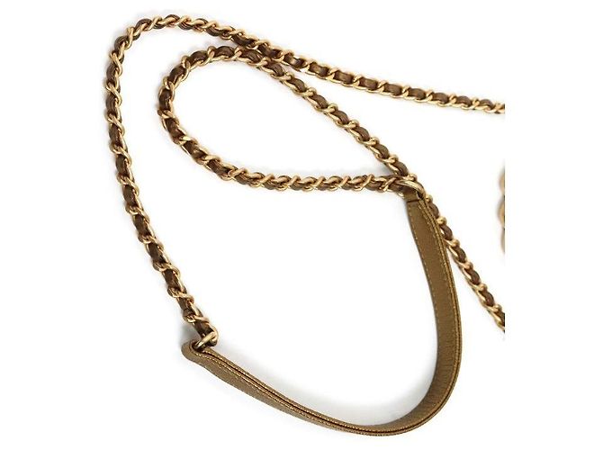 Chanel Borsa a tracolla matelassé con patta e catena oro metallizzato D'oro - vista 7