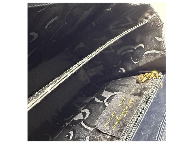 Salvatore Ferragamo Borsa Tote Gancini Borsa a Tracolla (Premium, Black) Nero - vista 19
