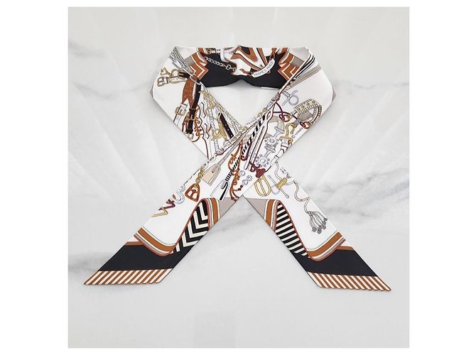 Hermès Foulard in seta Twilly Bouquets Sellier da donna Marrone - vista 6