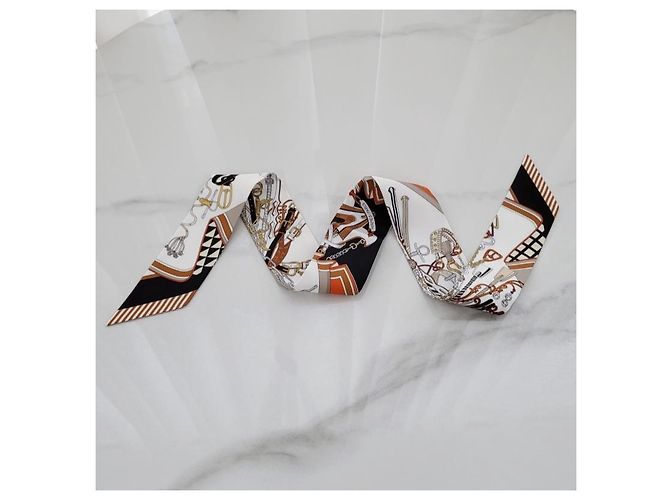 Hermès Foulard in seta Twilly Bouquets Sellier da donna Marrone - vista 9