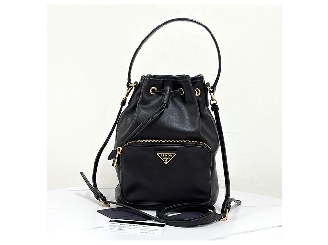 Prada Borsa bucket in pelle con logo triangolare nera Nero - vista 2