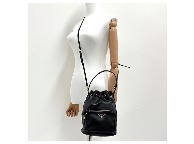 Prada Borsa bucket in pelle con logo triangolare nera Nero - vista 4