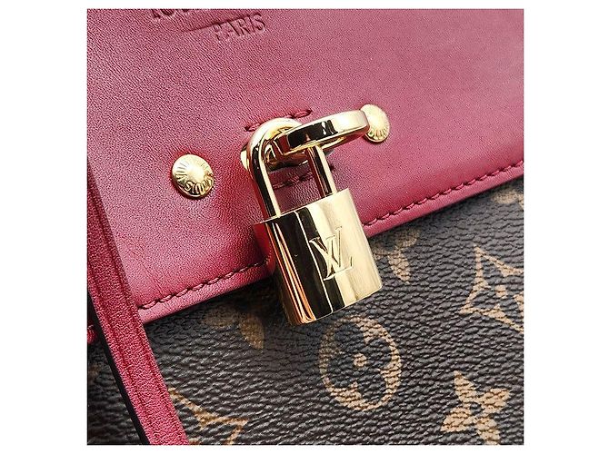 Bolso Louis Vuitton Monogram Venus Burgundy Roja - vista 8