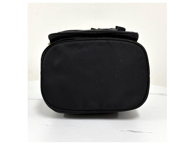 Prada Borsa bucket crossbody in nylon con logo triangolare Nero - vista 15
