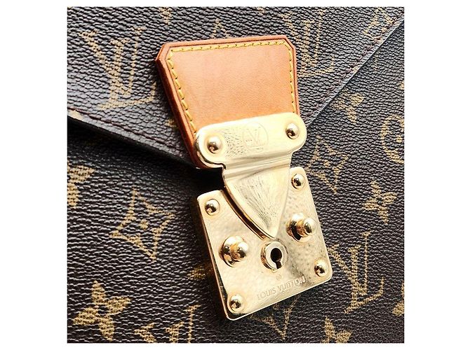 Louis Vuitton Pasta Monogram Confident Marrom - vista 8