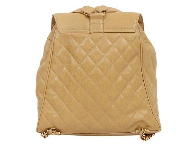 Chanel Mochila de aba acolchoada em couro caviar bege Marrom - vista 3