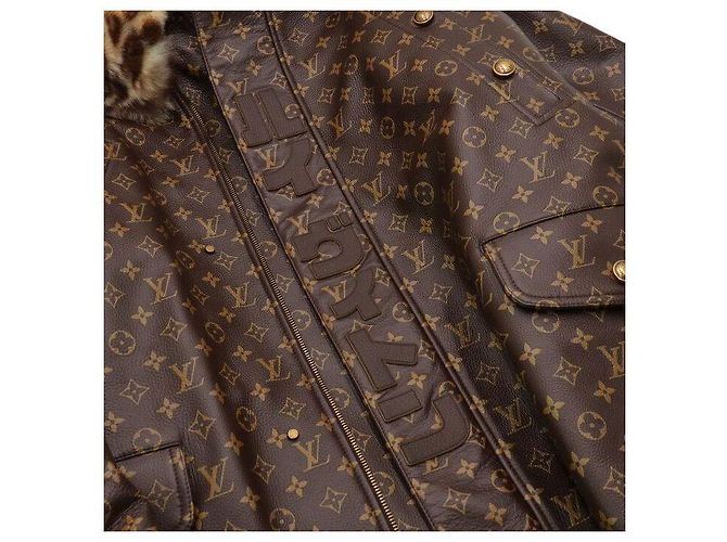 Louis Vuitton Parka da uomo in pelle monogram con cappuccio in shearling Marrone - vista 6