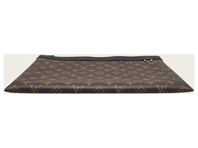 Louis Vuitton Pouch Discovery Monogram Macassar Marrone - vista 6