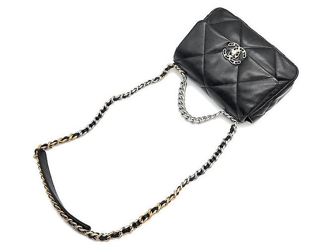 Chanel 19 Flap Bag Small in pelle nera Nero - vista 4