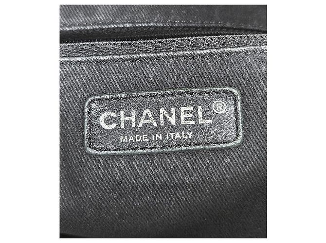 Chanel Borsa a tracolla CC traforata nera Nero - vista 12