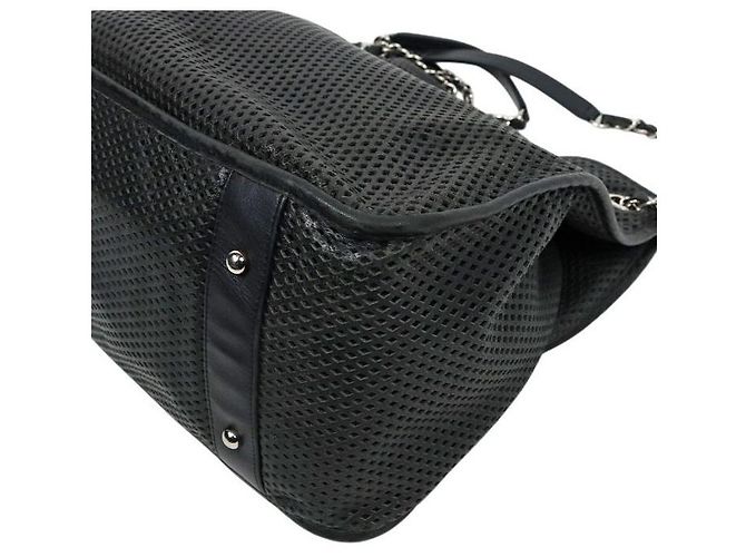 Chanel Borsa a tracolla CC traforata nera Nero - vista 6