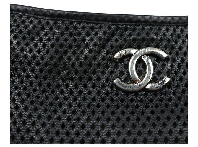 Chanel Borsa a tracolla CC traforata nera Nero - vista 8