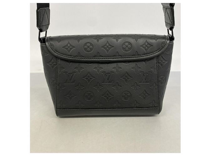 Borsa a tracolla Louis Vuitton Monogram Shadow Pulse Nero - vista 10