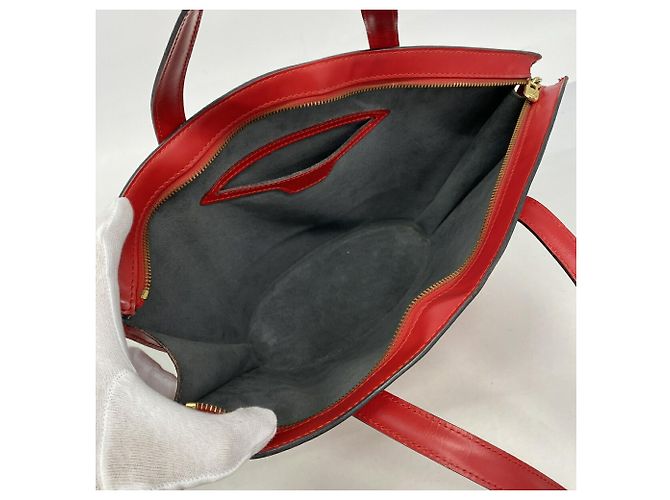 Borsa Louis Vuitton Epi Saint Jacques Rosso - vista 4