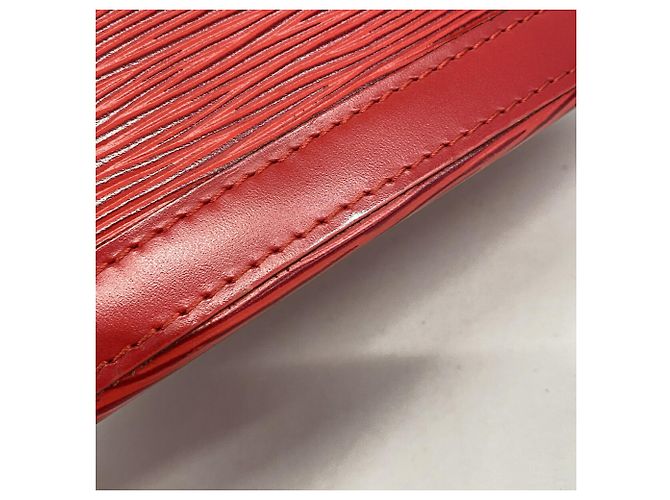 Borsa Louis Vuitton Epi Saint Jacques Rosso - vista 7