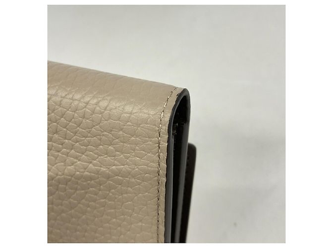 Louis Vuitton Portefeuille Capucines Compact Tri-fold Wallet - vista 5