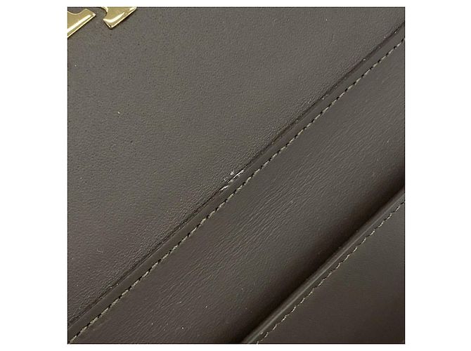 Louis Vuitton Portefeuille Capucines Compact Tri-fold Wallet - vista 6