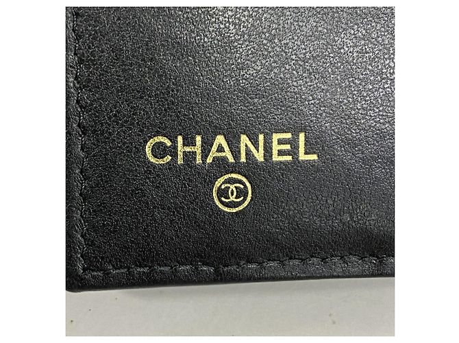 Cartera bi-fold Chanel Matelassé Negro - vista 4