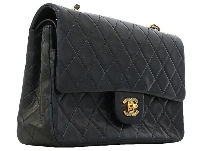 Borsa a tracolla Chanel Matelassé in pelle d'agnello nera Nero - vista 2