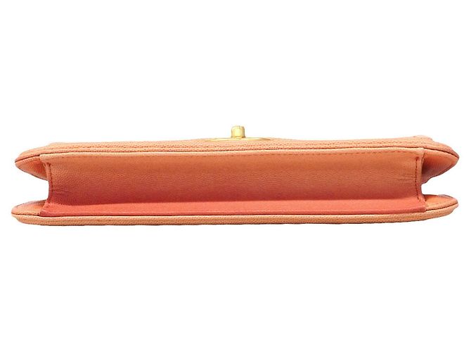 Borsa a tracolla Chanel Matelassé in pelle caviar rosa - vista 3