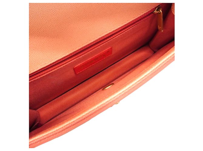 Borsa a tracolla Chanel Matelassé in pelle caviar rosa - vista 4