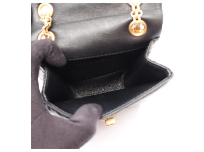 Borsa a tracolla Chanel 2.55 Matelassé Nero - vista 3