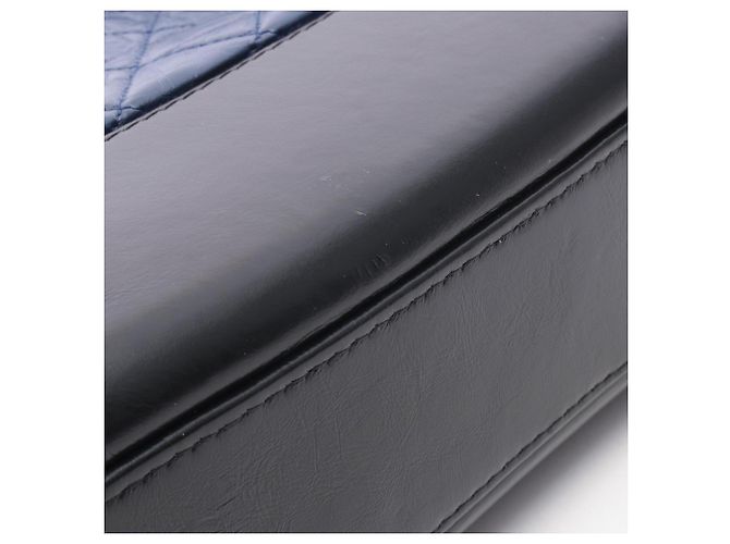 Borsa a tracolla hobo Chanel Gabrielle de Large Nero Blu navy - vista 7