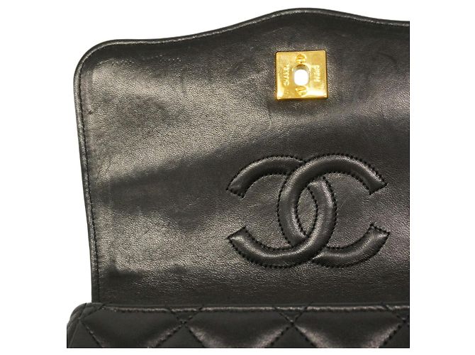 Borsa a tracolla Chanel Matelassé con catena Nero - vista 12