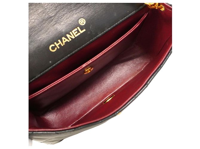 Borsa a tracolla Chanel Matelassé con catena Nero - vista 4