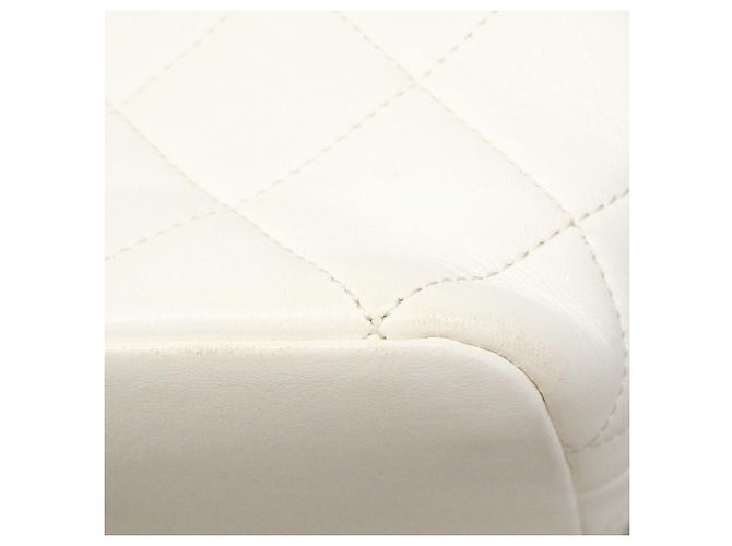 Borsa hobo Chanel Matelassé con catena Bianco - vista 13