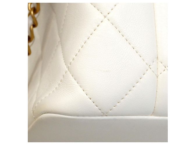 Borsa hobo Chanel Matelassé con catena Bianco - vista 14