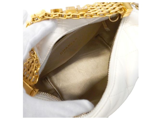 Borsa hobo Chanel Matelassé con catena Bianco - vista 4