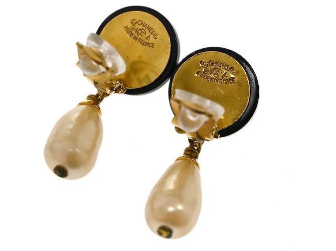 Chanel CC Pearl Drop Faux Pearl and Metal D'oro - vista 2