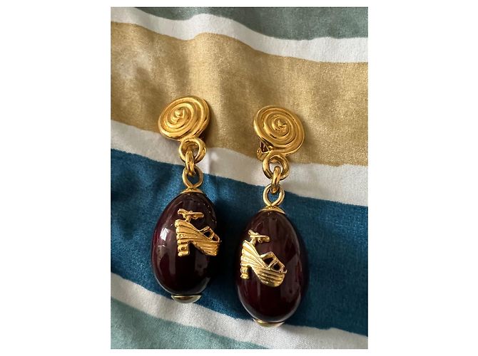 Salvatore Ferragamo Orecchini pendenti Ferragamo bordeaux Bordò Gold hardware - vista 2