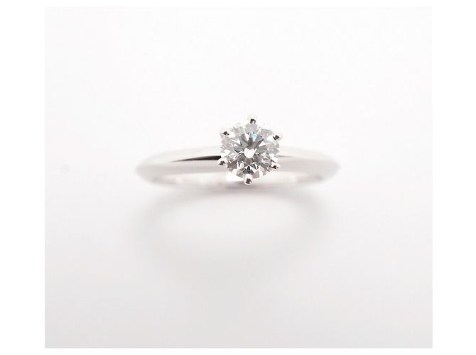 Anel Solitário Tiffany & Co. em Platina - vista 2