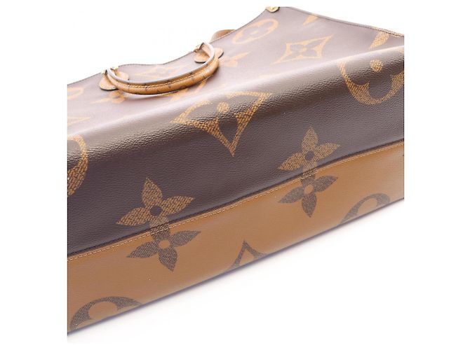 Borsa Tote Louis Vuitton OnTheGo GM Marrone Beige Monogramma - vista 9