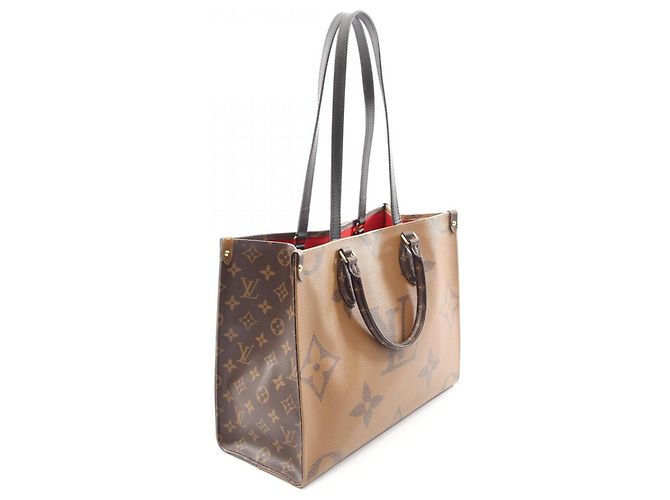 Bolso Tote Louis Vuitton OnTheGo MM Castaño Beige Monograma - vista 2