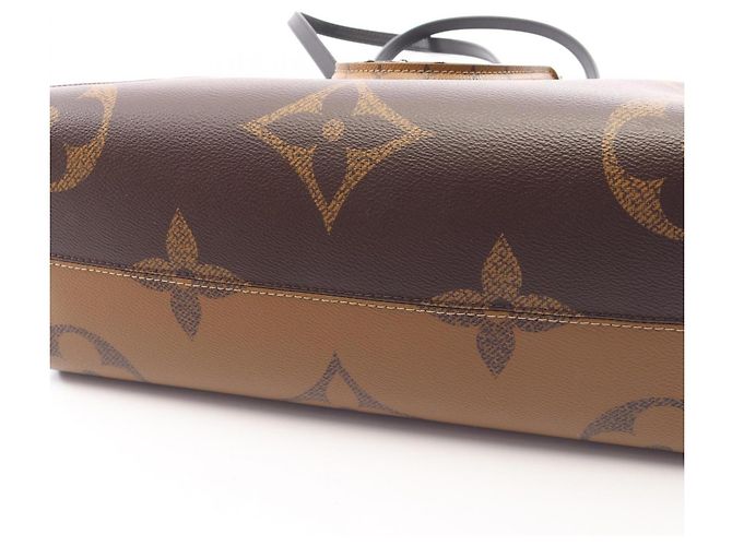 Borsa Tote Louis Vuitton OnTheGo MM Marrone Beige Monogramma - vista 7