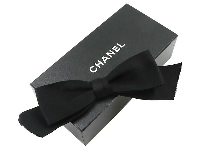 Spilla Chanel in nastro di raso nero - vista 2