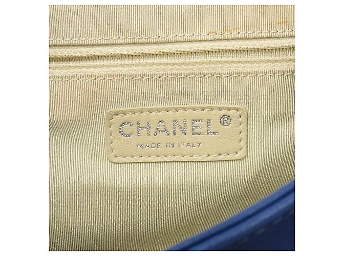 Borsa a tracolla Chanel Matelassé con catena Blu - vista 5