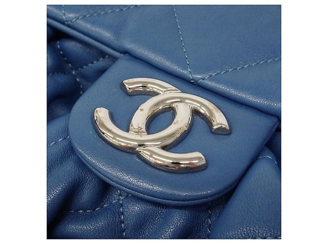 Borsa a tracolla Chanel Matelassé con catena Blu - vista 7