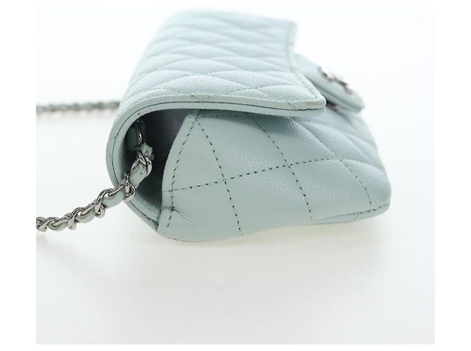 Estuche de Gafas Chanel Classic con Cadena de Caviar Acolchado Azul - vista 3