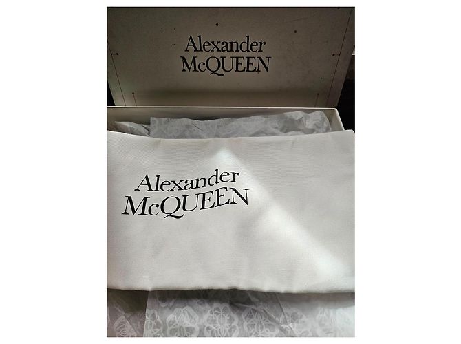 Mules in pelle nera Alexander McQueen Nero - vista 2