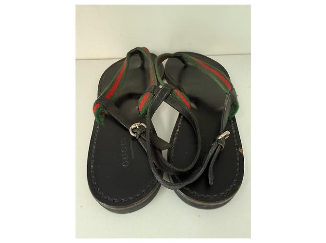 Sandali thong Gucci in pelle nera con dettaglio Web Nero Rosso Verde - vista 3