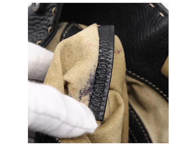 Fendi Selleria Bucket Leather Medium Black - view 7