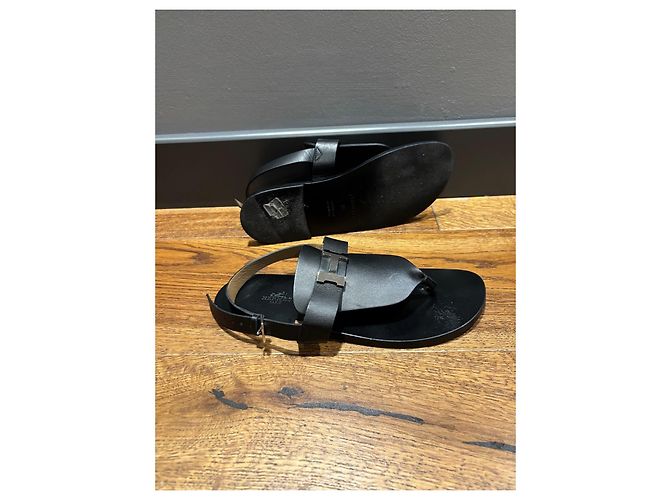 Hermès Sandali thong in pelle nera con logo H Hermes Nero - vista 6