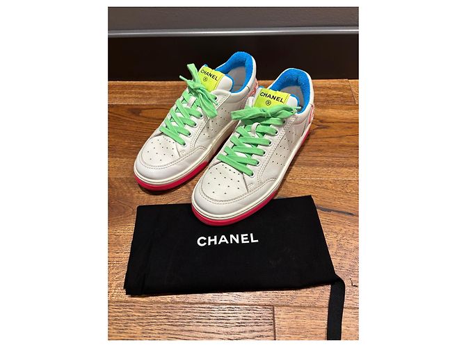 Sneakers Chanel in pelle bianca con dettagli neon Bianco Blu Verde Arancione - vista 6