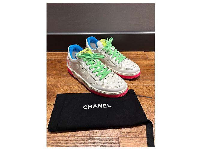 Sneakers Chanel in pelle bianca con dettagli neon Bianco Blu Verde Arancione - vista 7